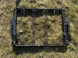 Cadre de radiateur Volvo d'occasion OEM 31657366 - 48 chars