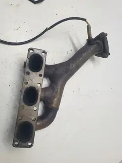 Pakoputken keräin OEM 1740730 BMW E46:lle