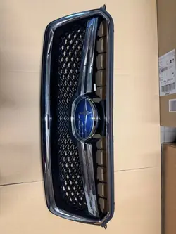 Jäähdyttimen ritilä OEM 080305 Subaru XV 2015- - Käytetty