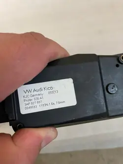 Sähköinen takaluukku VW Passat B7 Kombi OEM 3AF827383A
