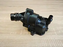 Termostaatin kotelo OEM 8581627 BMW 2.0D:lle