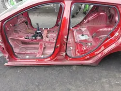 Vasen keskipilari OEM 483935 Nissan Micra K14:lle