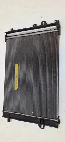 Mercedes-Benz A246 500 0054 AC-kondensaattori - Käytetty