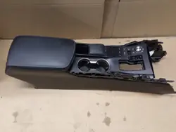 Lexus NX 300h Armlehnenheber OEM G55G - Gebraucht