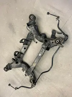 OEM 8465165255 Cuna Chevrolet Camaro 2016+ Usado