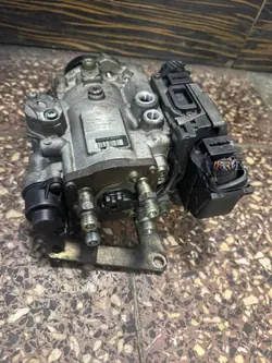 Pompe à injection Bosch OEM 0470504203 pour Opel Signum