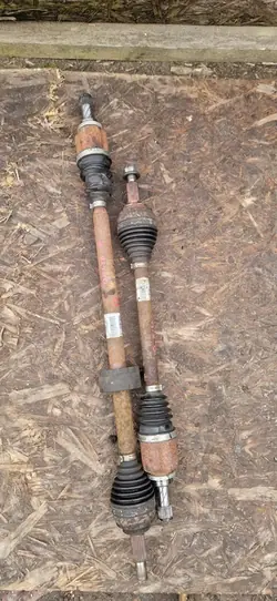 Dacia Sandero 1.2 Halvaxel Vänster Höger