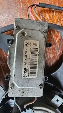 Ventilateur radiateur BMW OEM 3136613273 Occasion