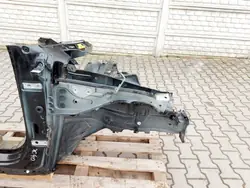 Volvo XC40 Etu-oikea lokasuoja OEM 717