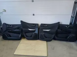Juego de revestimiento puerta delantera OEM 121 Nissan Navara D23