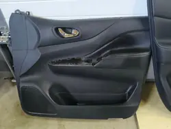 Conjunto revestimento porta dianteira OEM 121 Nissan Navara D23