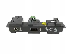 USB AUX-pistorasia OEM 5Q0035724 VW Touran III:lle
