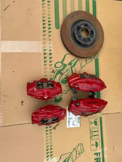 NISSAN 370Z Akebono Brembo Remklauwen-set