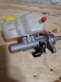 Pompe de frein AUDI A1 6R1611019D