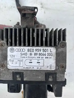 Module de contrôle ventilateur radiateur Audi A4 B7 OEM 8E0 959 501 L