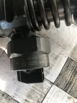 Bosch 038130073AG Bränsleinsprutare för 1.9 TDI 105 hk
