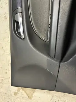 Panneau de porte avant droit OEM 13221168 Opel Astra H