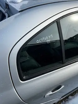OEM Rechte Hintere Dreieck-Scheibe Skoda Octavia I