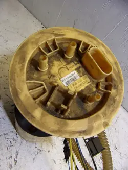 Pompe à carburant Audi A6 C6 OE 4F0919050F