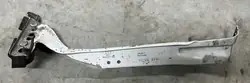 Suporte para para-lama direito OEM 8K0821136J Audi A4 B8