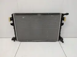 Radiador de agua Volkswagen OE 5Q0121251GG - Usado