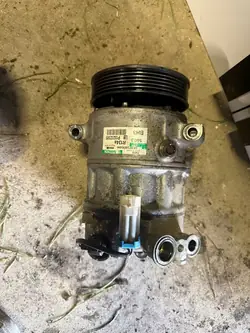 Ilmastointikompressori Opel Insignia A P13232305