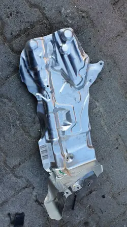 Escudo térmico BMW OEM 33191071 para Serie 2 F45/F46