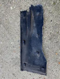 Vänster Underkörningsskydd VW Passat B8 Arteon Skoda Superb