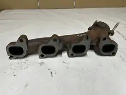 Pakoputken keräin OEM 53013849AF Dodge Chargerille