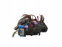 Boîte à fusibles RENAULT LAGUNA II 1.9L Diesel 8200482048