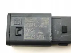 Prise USB Peugeot 3008 III OEM 9851608480