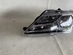 Lampe avant gauche SEAT Toledo IV d'occasion 6JB941015