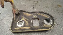 Câble d'ouverture capot Mercedes W123 OEM 1238800160