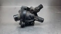 Carcasa de termostato Volvo V70 III 2.5T 07R FWD OEM 30650810