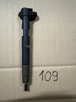 Injecteur Mercedes W212 2.2 CDI A6510702387 - Occasion