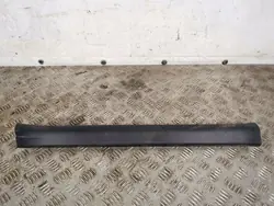Protège-bas de porte avant OEM FBZ12913 - Occasion