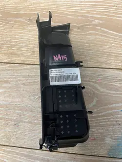 Spatbord luchtinlaat Nissan Versa OEM 9Y012170