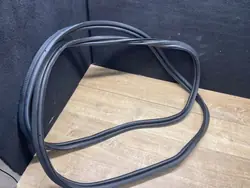 Junta porta-malas Jaguar E-Pace OEM J9C341608A - Usado