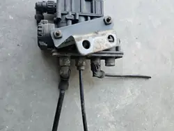 Válvula ECAS OEM K019820 21083657 Renault Premium