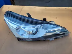 Toyota Verso Lift 13-18 - faro derecho