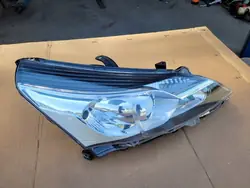 Toyota Verso Lift 13-18 - phare droit