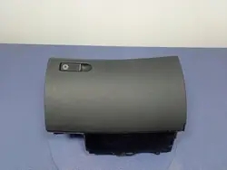 Mercedes C-luokka W204 Matkustajan hansikaslokero OEM A2046803391