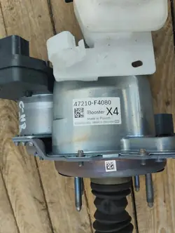 Pompe servo frein Toyota OE OEM 45250-F4380 Occasion