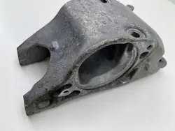 Mercedes A2702230138 Halvaxelfäste Begagnad