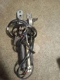 Charnière droite coffre BMW 5 Touring E39 OEM 41617007403