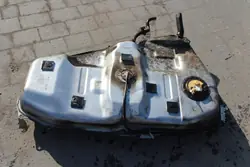 Réservoir de carburant OEM ZBIORNIK BAK PALIWA TOYOTA COROLLA VERSO II D4D