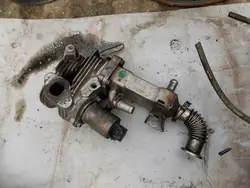 Válvula EGR Renault Nissan Opel 1.9DCI 1.9DTI OEM 43002731