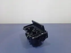 Audi SQ8 Q8 juomapidin OEM 4M8862533C - Käytetty