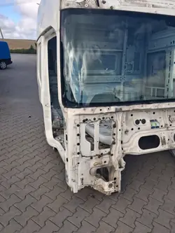 OEM PRÓG PRAWY VOLVO FH 4 Rechte Seitenleiste