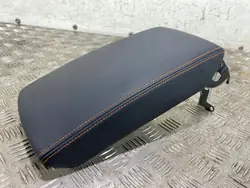 Subaru XV konsoli käsinoja OEM FBZ17201 - Käytetty
